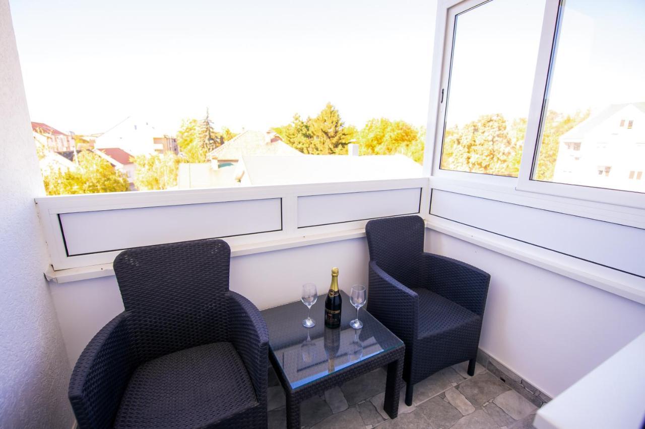 Apartman Nina II Sremska Mitrovica Ngoại thất bức ảnh